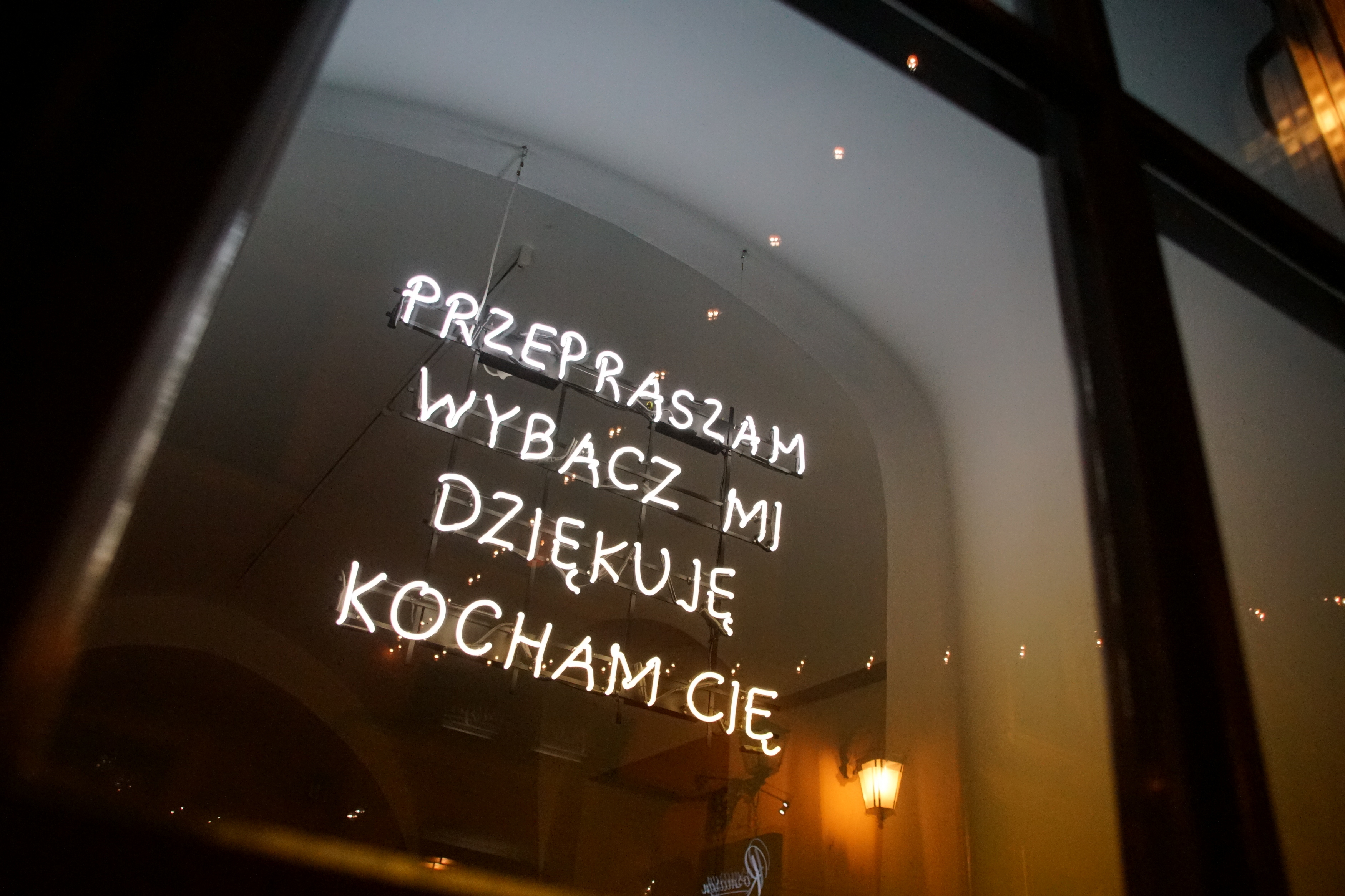 Noc Kultury w Lublinie powoli się rozpędza. Pojawiły się kolejne instalacje na Starym Mieście (zdjęcia)