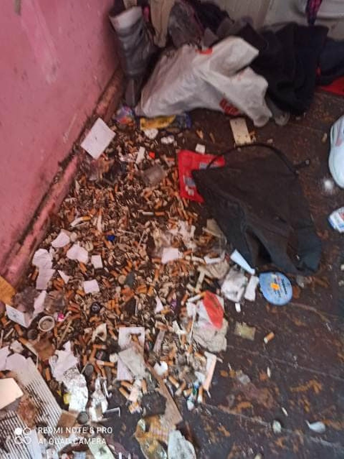 Tak lokatorzy dbają o mieszkania, które otrzymują od miasta. Pełno śmieci i zniszczone wyposażenie (zdjęcia)