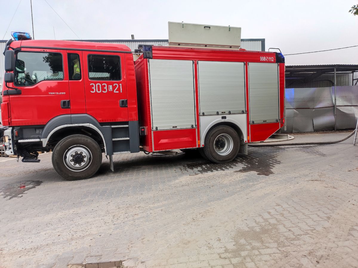 Pożar na Majdanku. W jednej z firm zapaliły się materiały do produkcji (zdjęcia)