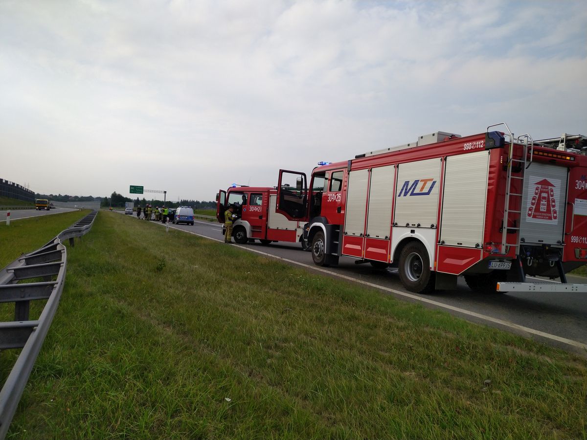 Zderzenie trzech pojazdów na obwodnicy Lublina. Występują utrudnienia w ruchu (wideo)