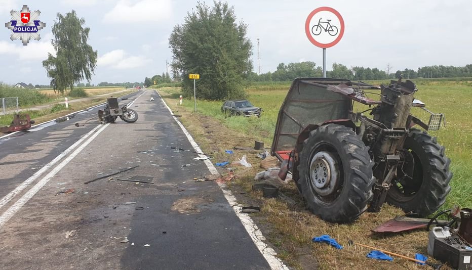 Traktorzysta nie ustąpił pierwszeństwa przejazdu. 77-latek został ranny (zdjęcia)
