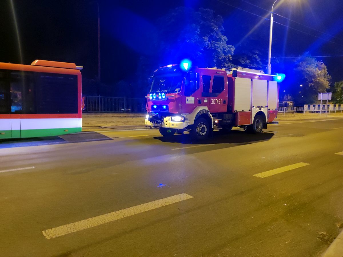 Pożar autobusu komunikacji miejskiej w Lublinie. Zagrożenie zostało szybko opanowane (zdjęcia)