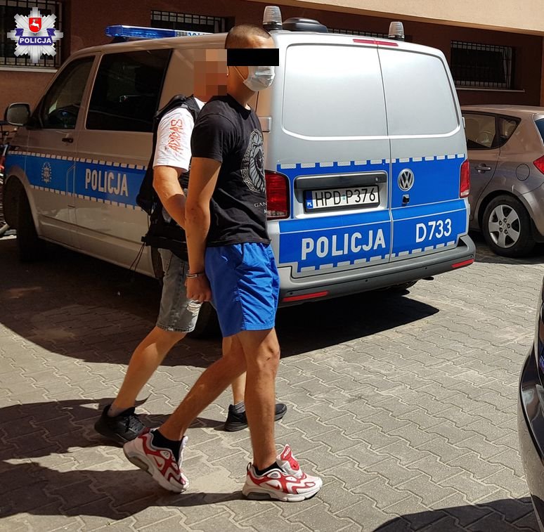 Napad na 16-latka w centrum Puław. Sprawca pobił chłopca i ukradł mu czapkę
