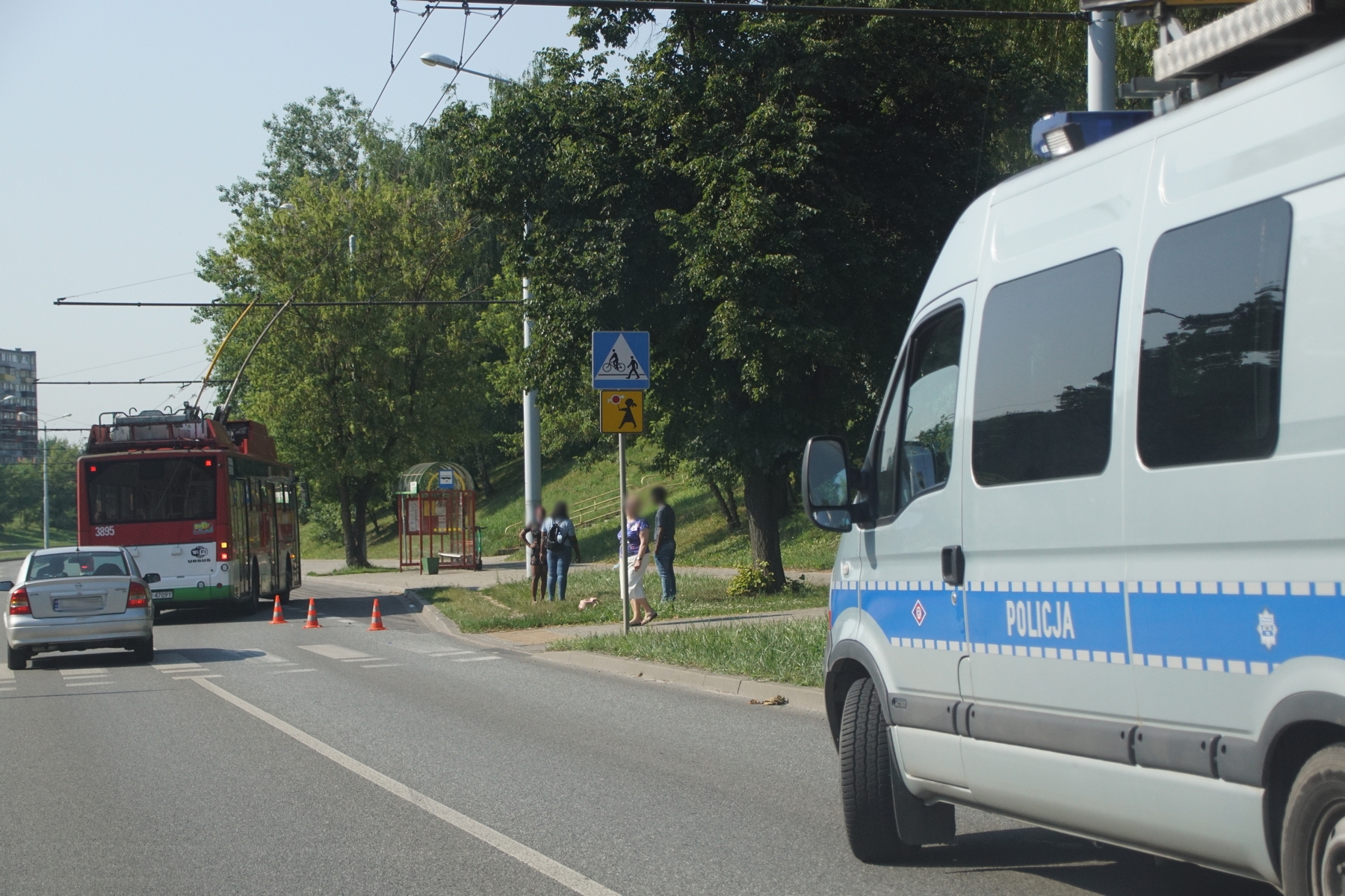 Potrącenie pieszej na ul. Filaretów. Kobieta w ciężkim stanie trafiła do szpitala (zdjęcia)