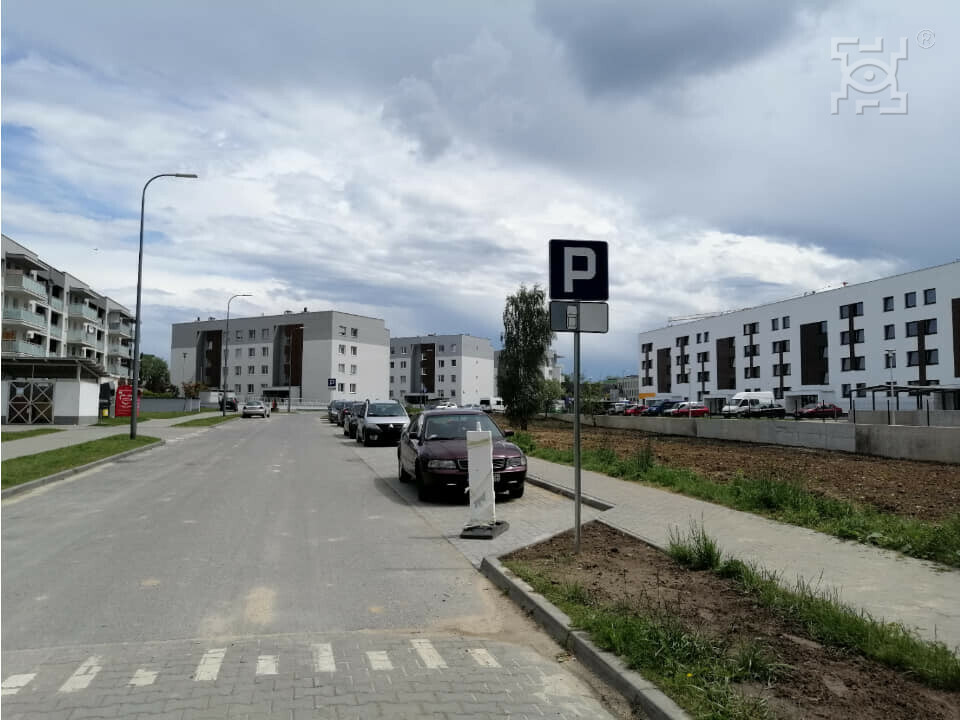 Na ul. Urbanowicza pojawiły się nowe miejsca parkingowe (zdjęcia)