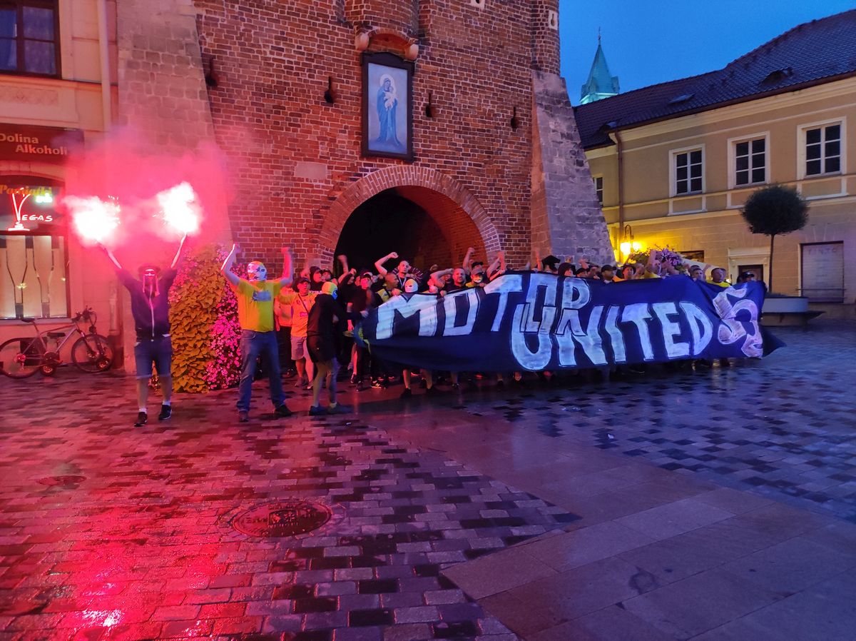 W niedzielę piłkarze lubelskiego Motoru rozegrają ważny mecz. Kibice szykują wyjątkową oprawę (zdjęcia, wideo)