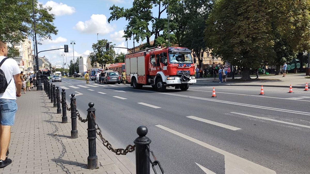 W centrum Lublina toyota zderzyła się z dacią i volkswagenem (zdjęcia)