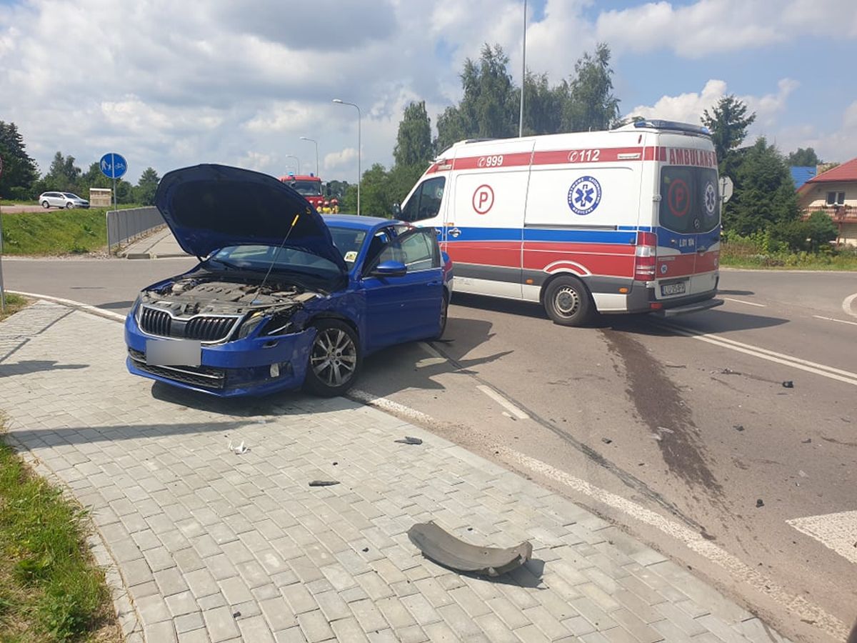 Wypadek na trasie Lublin – Nałęczów. Dwie osoby ranne i utrudnienia w ruchu (zdjęcia)