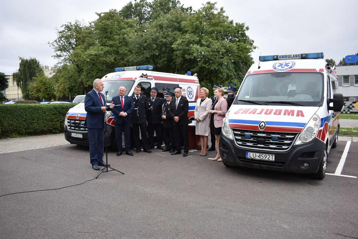 Ambulanse trafiły do strażaków z naszego regionu. Będą wykorzystywane do wielu zadań (zdjęcia)