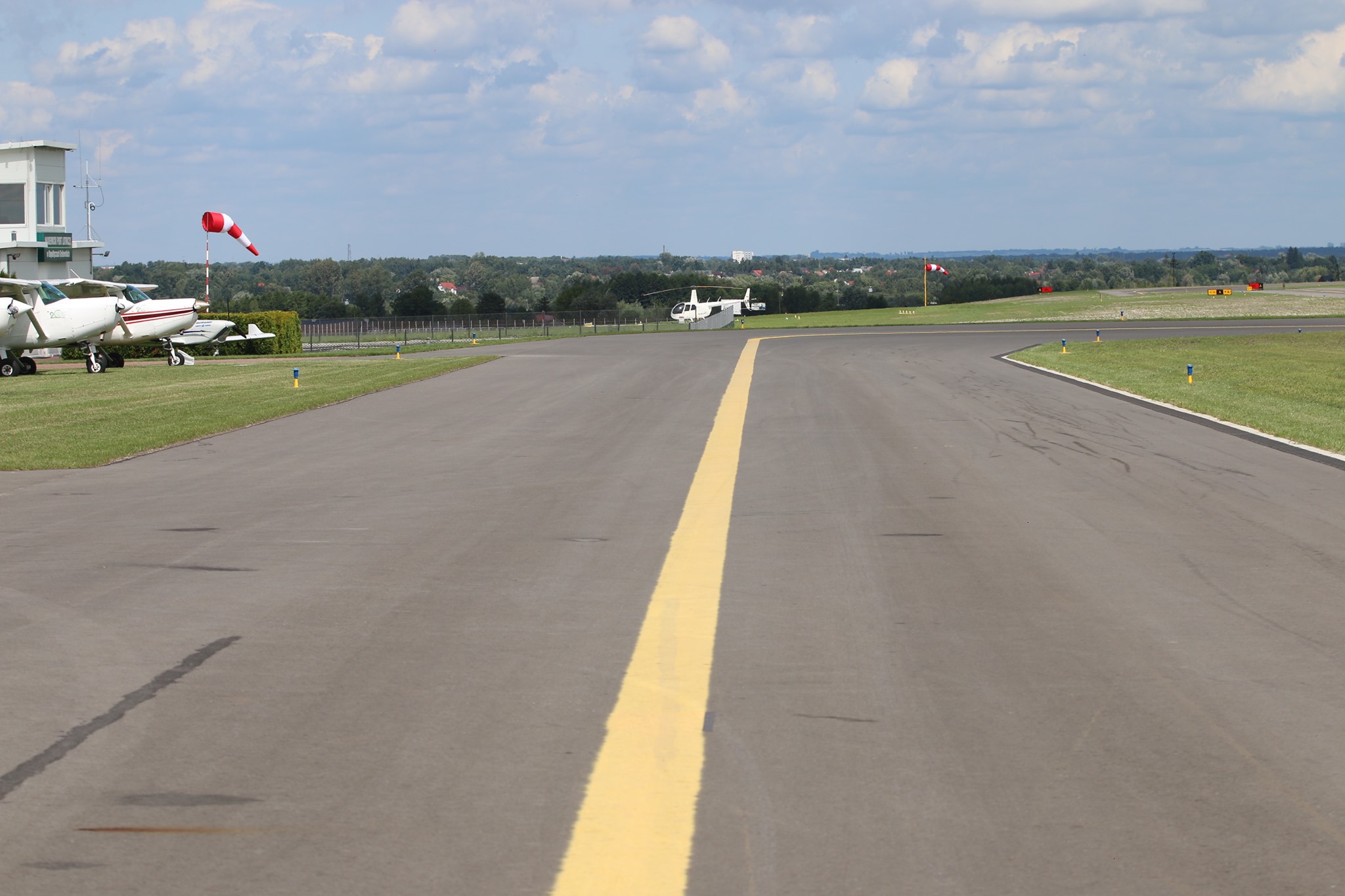 Lotnisko w Depułtyczach już z nowym pasem startowym. Dzisiaj odbyło się jego otwarcie (zdjęcia)