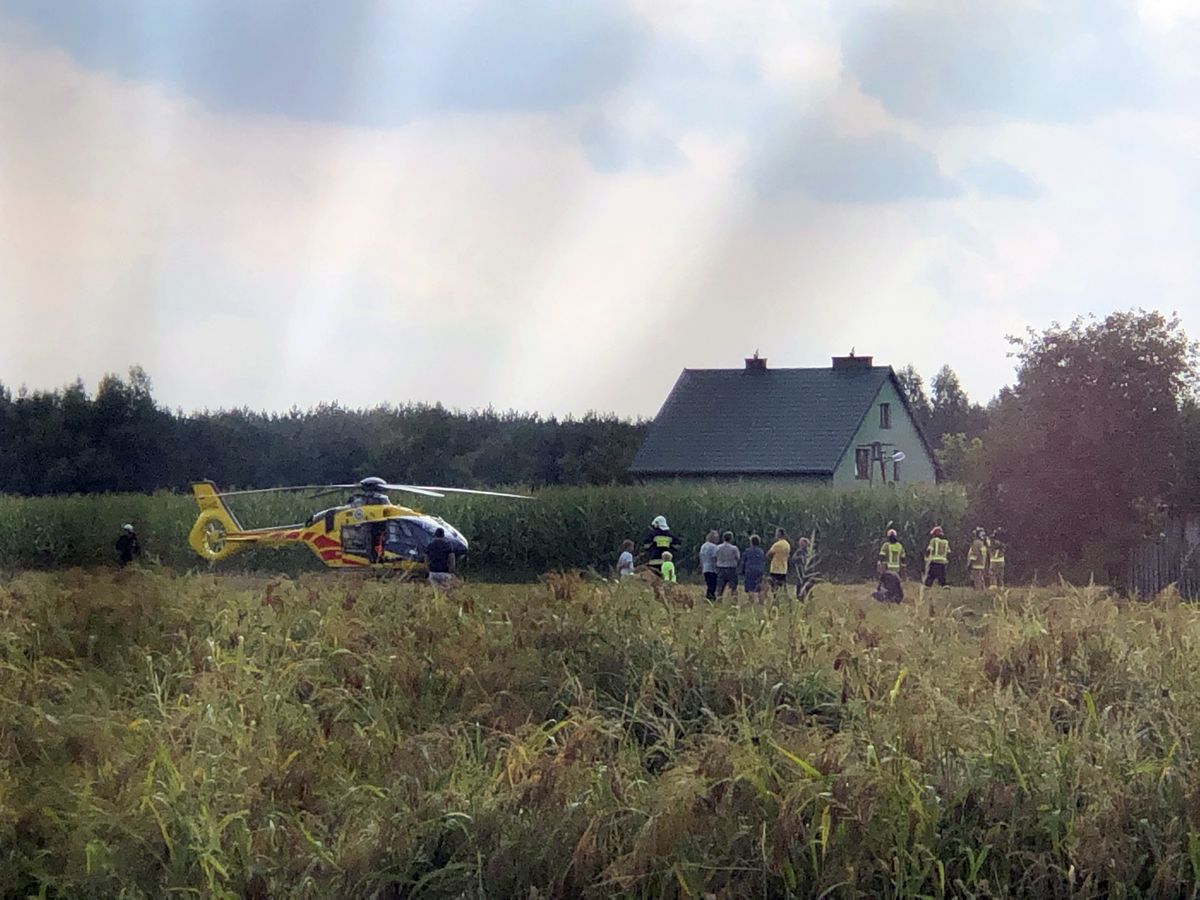 Małe dziecko poparzone wrzątkiem. W akcji ratunkowej strażacy i śmigłowiec LPR (zdjęcia)