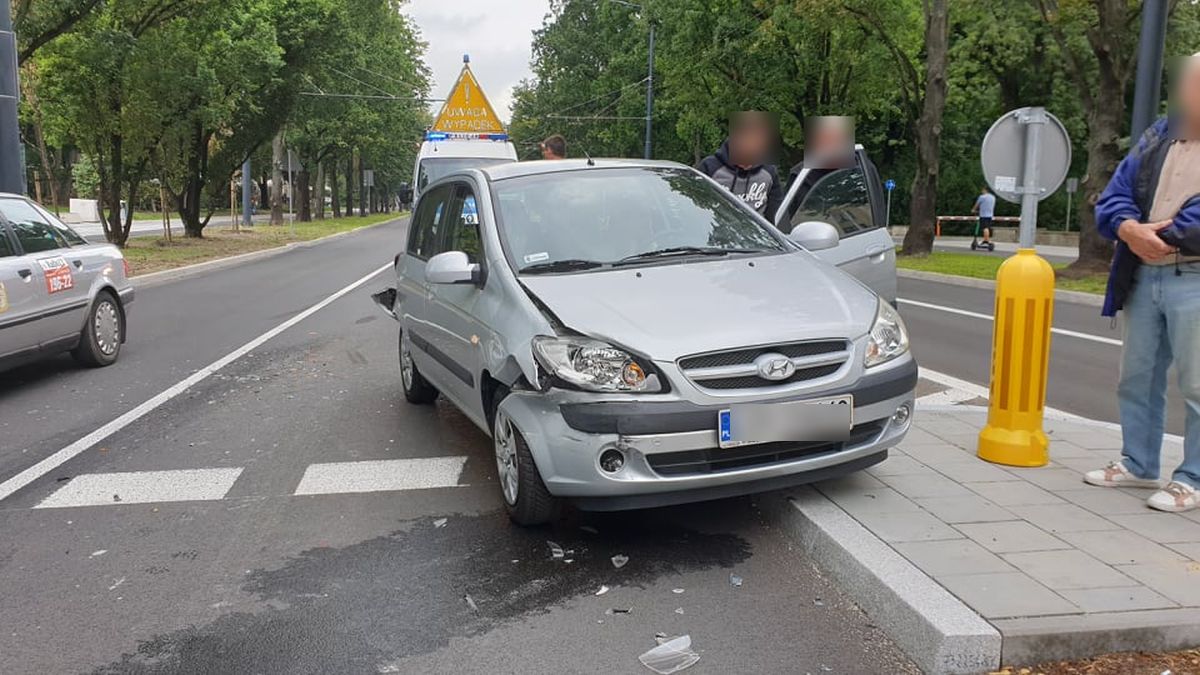 Staranował stojące przed przejściem auta. Trzy pojazdy zderzyły się w centrum Lublina (zdjęcia)