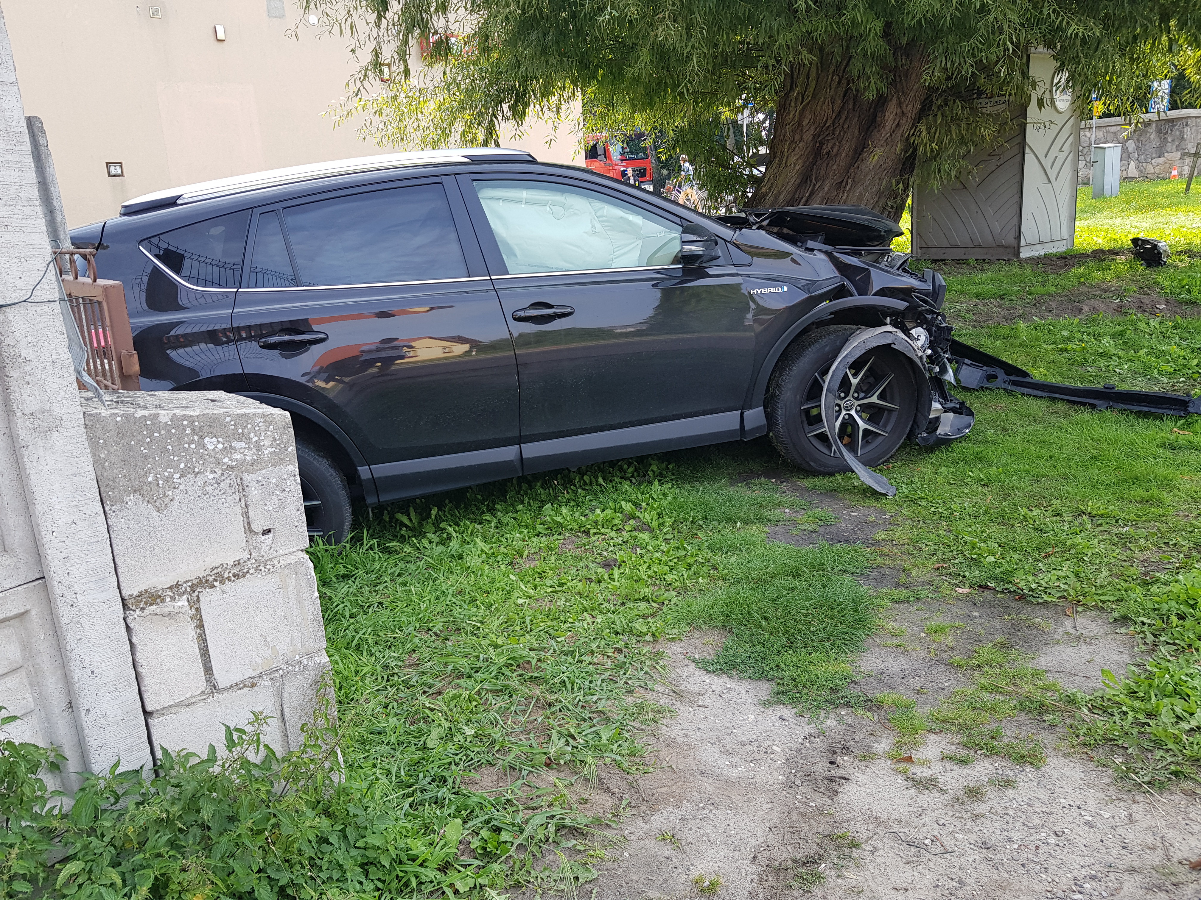 Nie zatrzymał się na STOP-ie, doszło do wypadku. Dwie osoby trafiły do szpitala (zdjęcia)