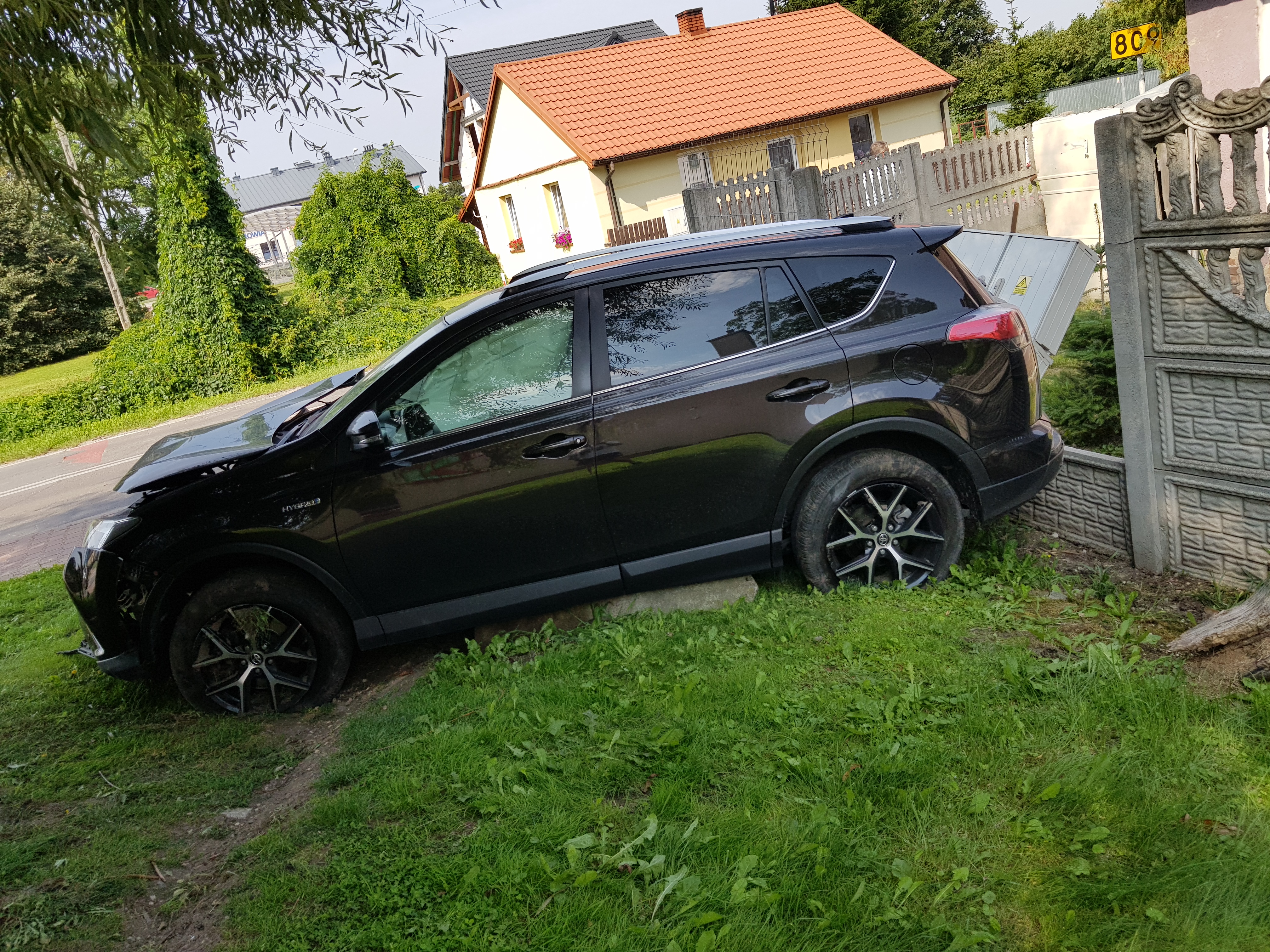 Nie zatrzymał się na STOP-ie, doszło do wypadku. Dwie osoby trafiły do szpitala (zdjęcia)