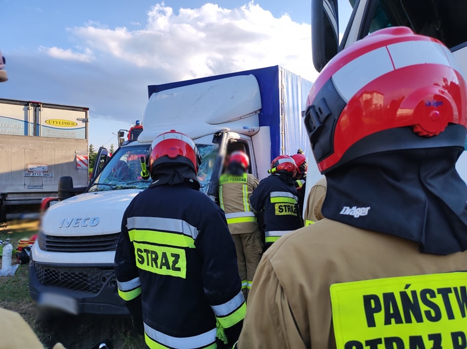 Groźny wypadek w Lublinie. Jeden z kierowców był reanimowany (zdjęcia)