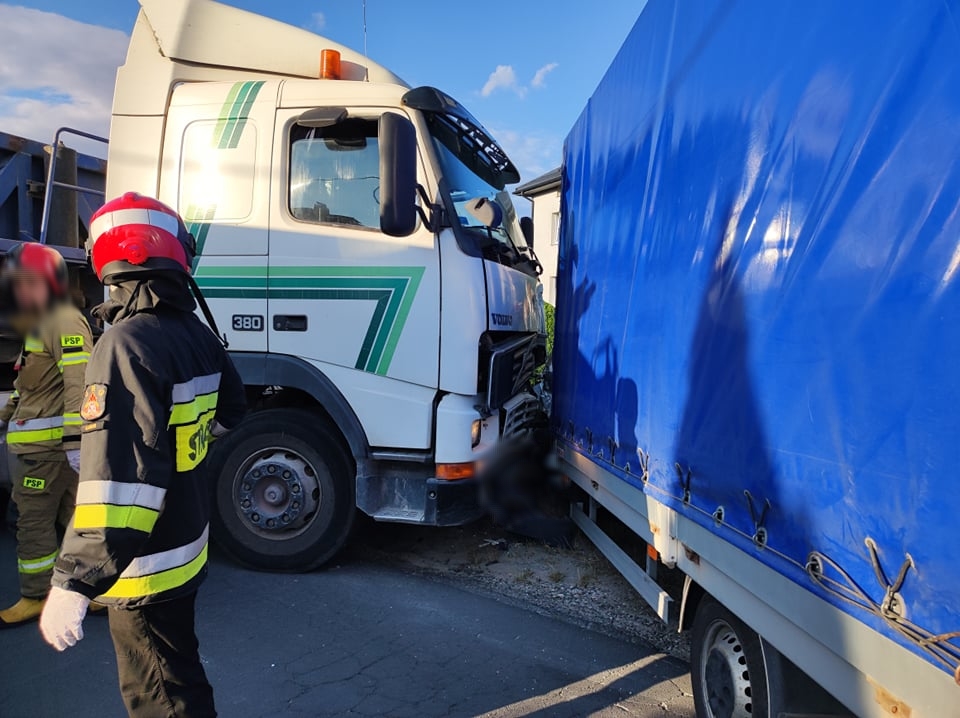 Groźny wypadek w Lublinie. Jeden z kierowców był reanimowany (zdjęcia)