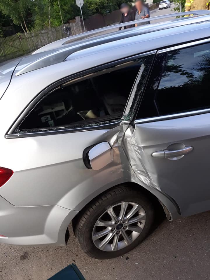 Poranny wypadek na jednym ze skrzyżowań w Kocku (zdjęcia)