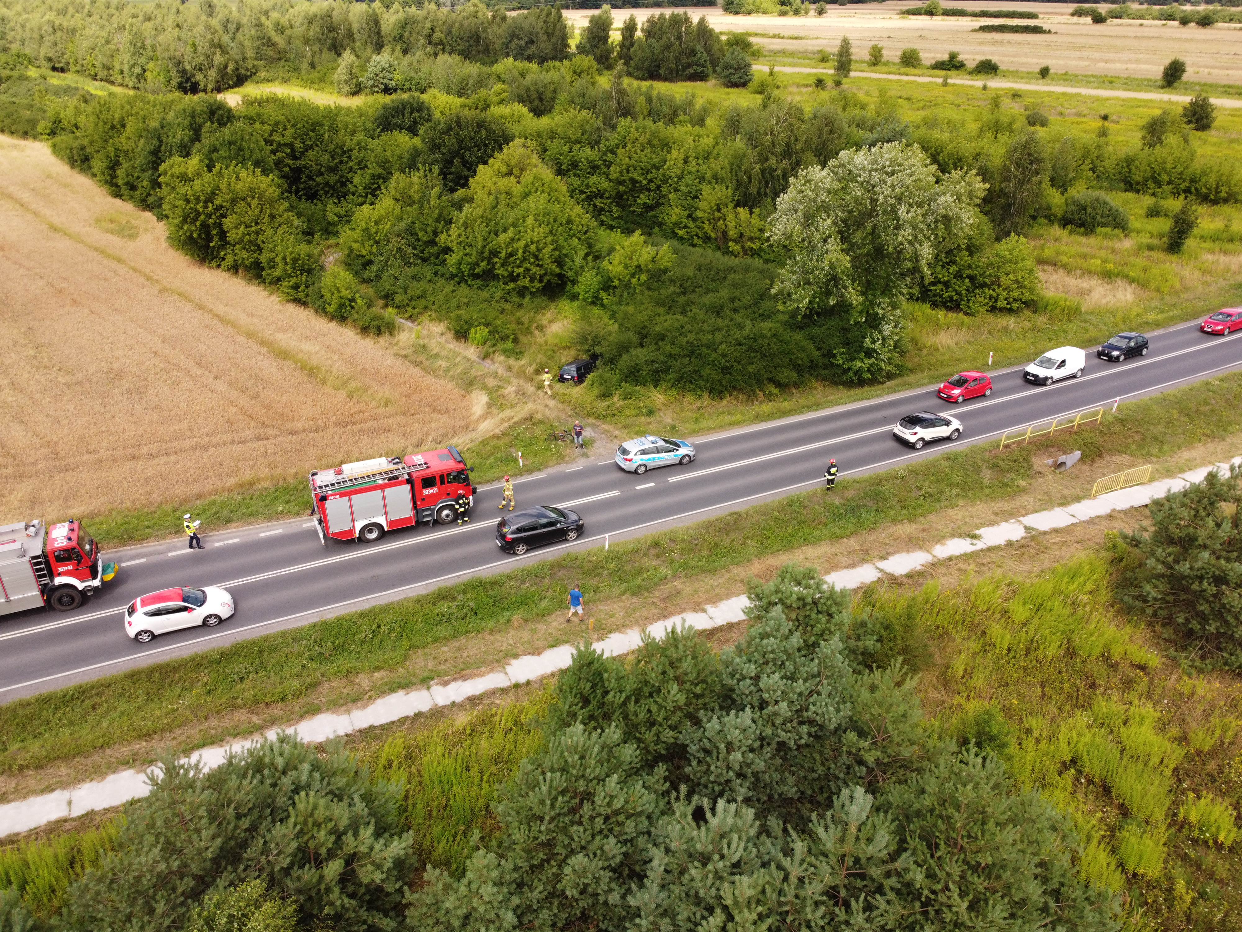 Zderzenie dwóch pojazdów na trasie Lublin – Łęczna. Jedna osoba trafiła do szpitala (zdjęcia)