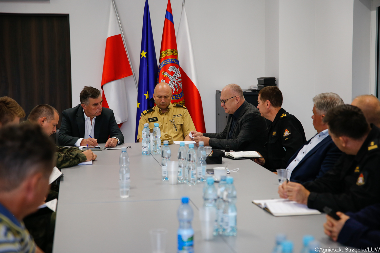 Zniszczone uprawy i uszkodzone budynki po nawałnicach. Wojewoda lubelski spotkał się z poszkodowanymi mieszkańcami (zdjęcia)