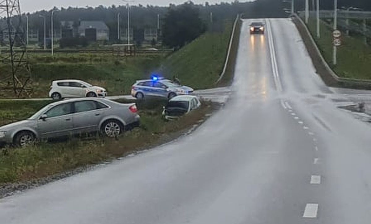 Wysyp kolizji na ulicach Lublina i drogach regionu. Wielu kierowców zapomina o mokrej nawierzchni (zdjęcia)