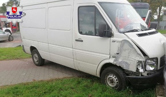 Nie zatrzymał się na STOP-ie, doszło do wypadku. Dwie osoby trafiły do szpitala (zdjęcia)