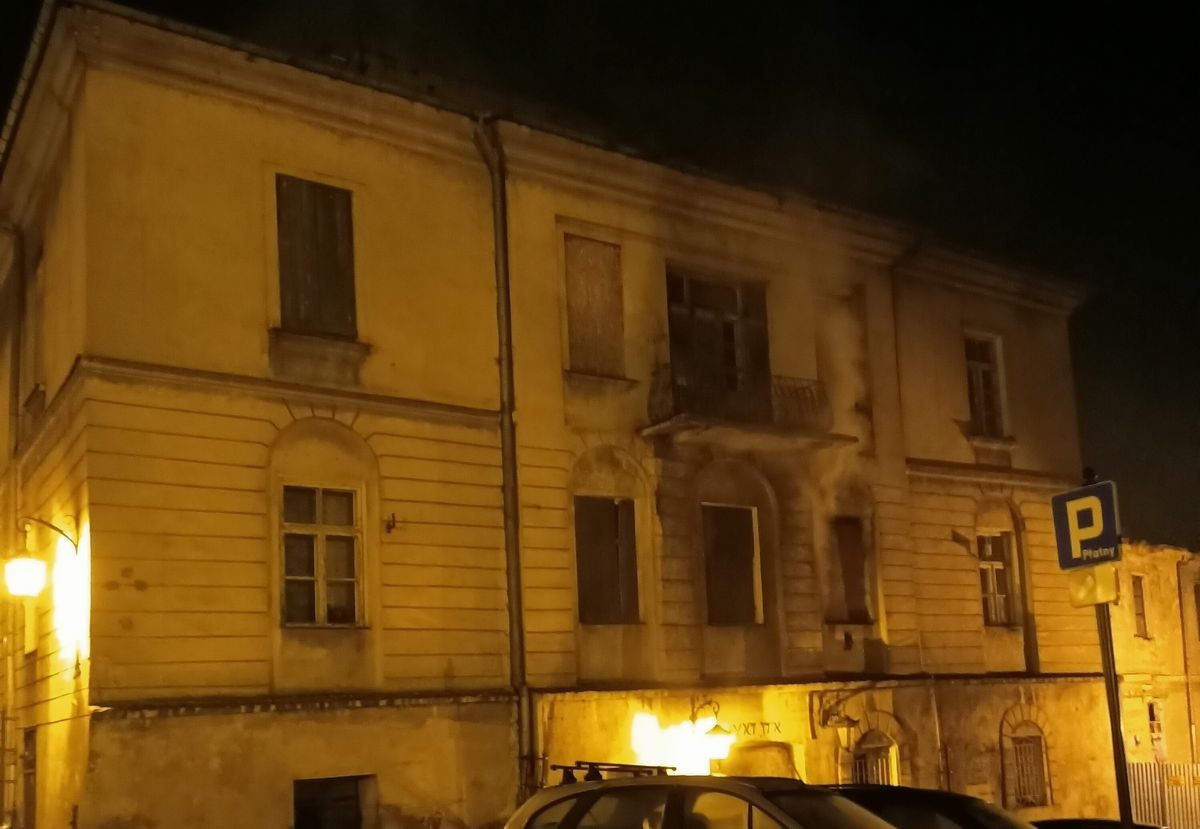 Pożar na lubelskim Starym Mieście. Mieszkańcy mieli odciętą drogę ucieczki (zdjęcia, wideo)