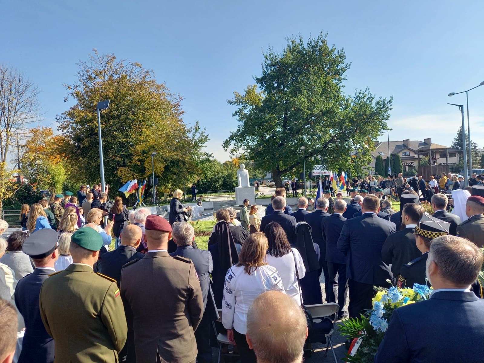 W Lublinie odsłonięto nowy pomnik. Upamiętnia postać „proboszcza Majdanka” (zdjęcia)