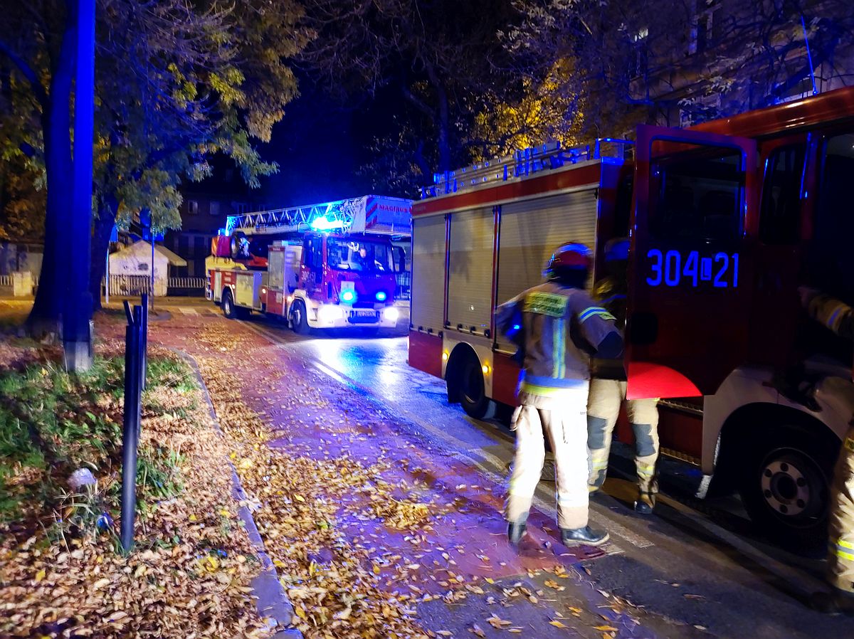 Sąsiad rozpalił w piecu, kobieta myślała, że pali się mieszkanie (zdjęcia)