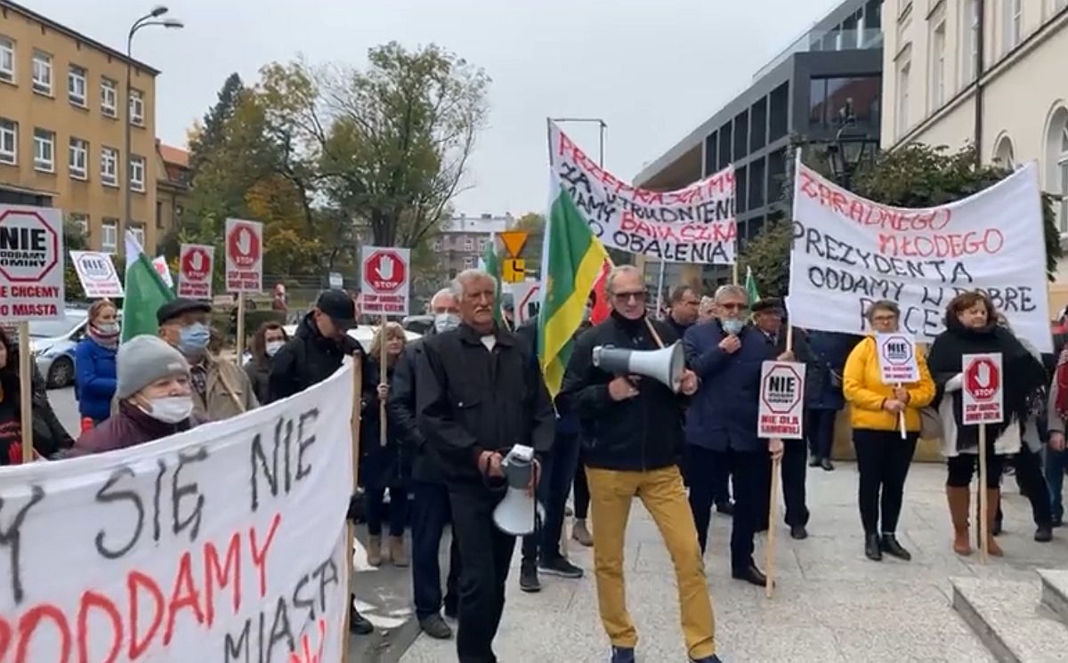 Protest mieszkańców gminy Chełm przybiera na sile. Dzisiaj pikietowali w Lublinie (zdjęcia)