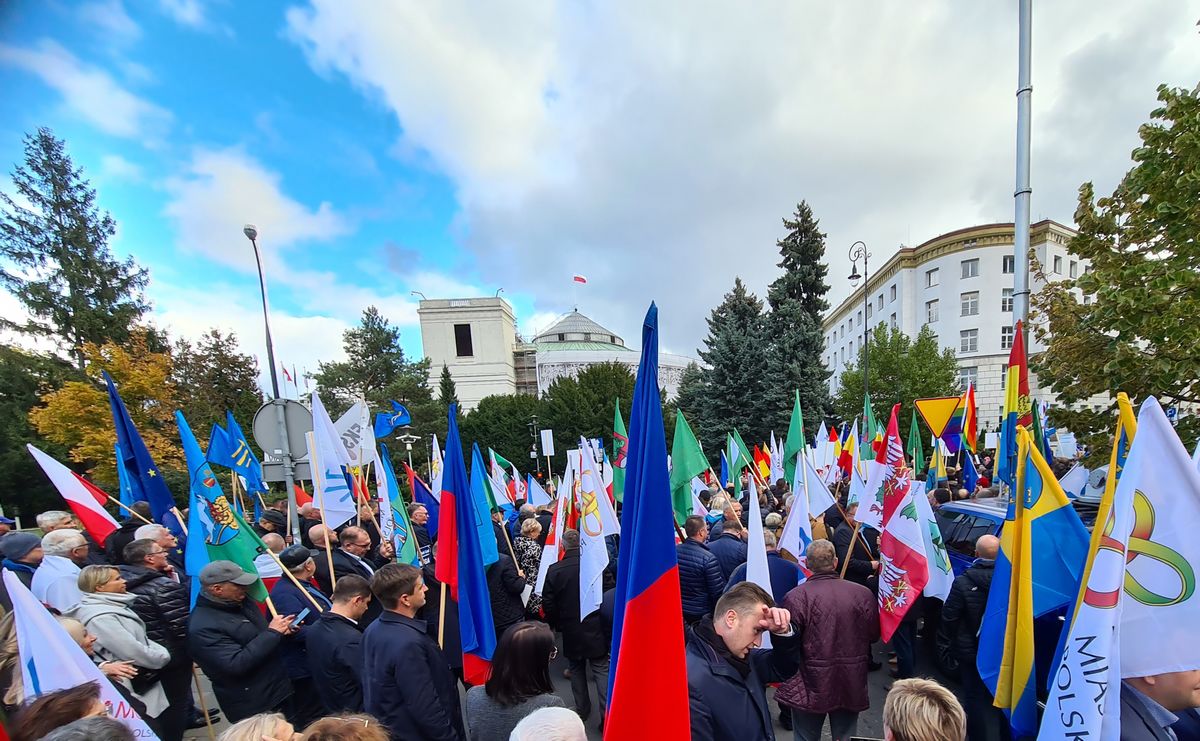 Samorządowcy z całego kraju protestowali w Warszawie przeciwko Polskiemu Ładowi. Wśród nich był m.in. prezydent Lublina