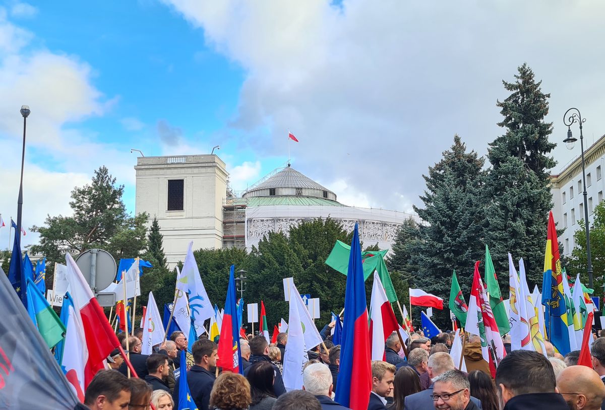 Samorządowcy z całego kraju protestowali w Warszawie przeciwko Polskiemu Ładowi. Wśród nich był m.in. prezydent Lublina