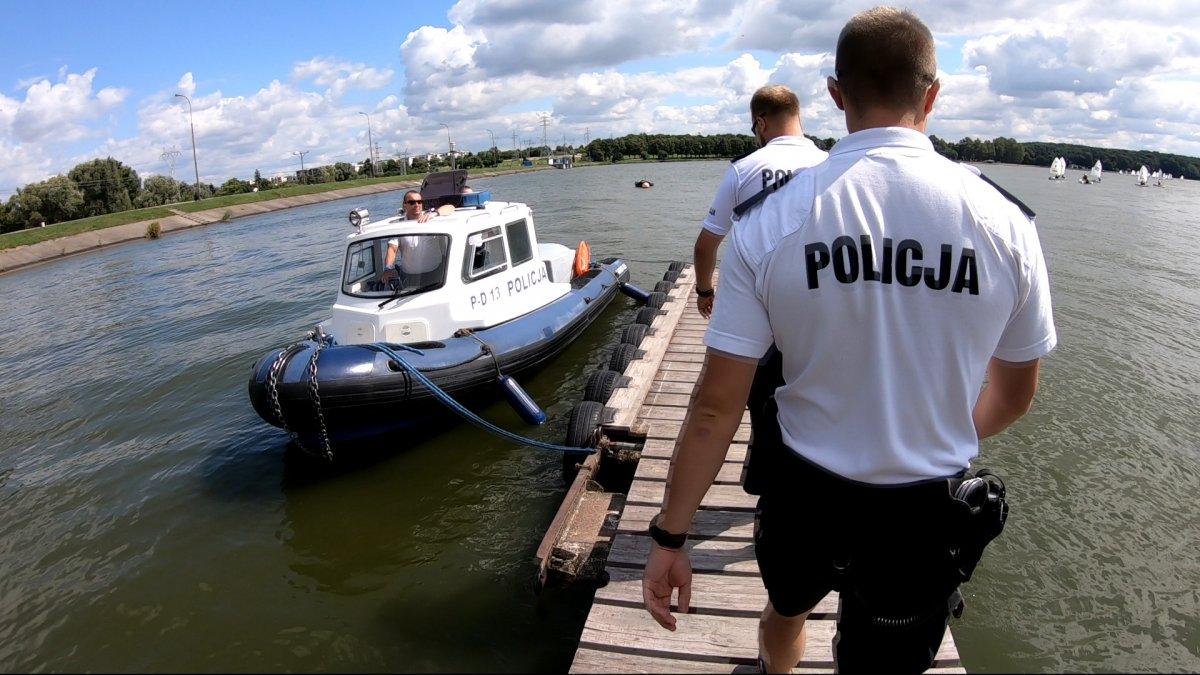 Lubelscy policjanci podsumowali sezon nad Zalewem Zemborzyckim. Ponad 300 interwencji, 3 osoby uratowane (zdjęcia)