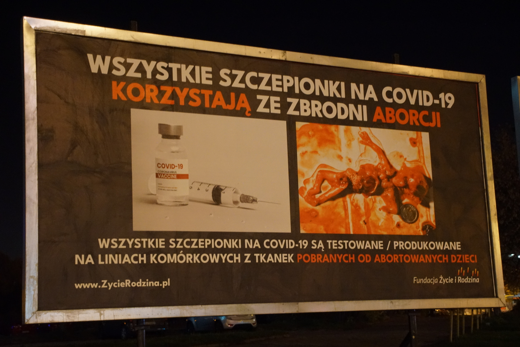 Ustawiony w Lublinie billboard zszokował mieszkańców. Naukowcy wskazują, że zawiera on kłamstwa (zdjęcia)