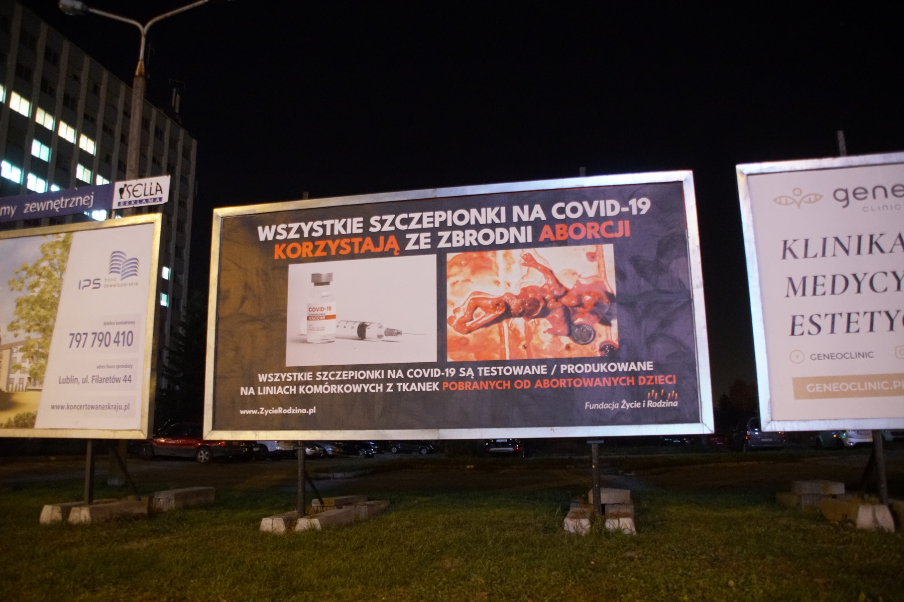 Ustawiony w Lublinie billboard zszokował mieszkańców. Naukowcy wskazują, że zawiera on kłamstwa (zdjęcia)