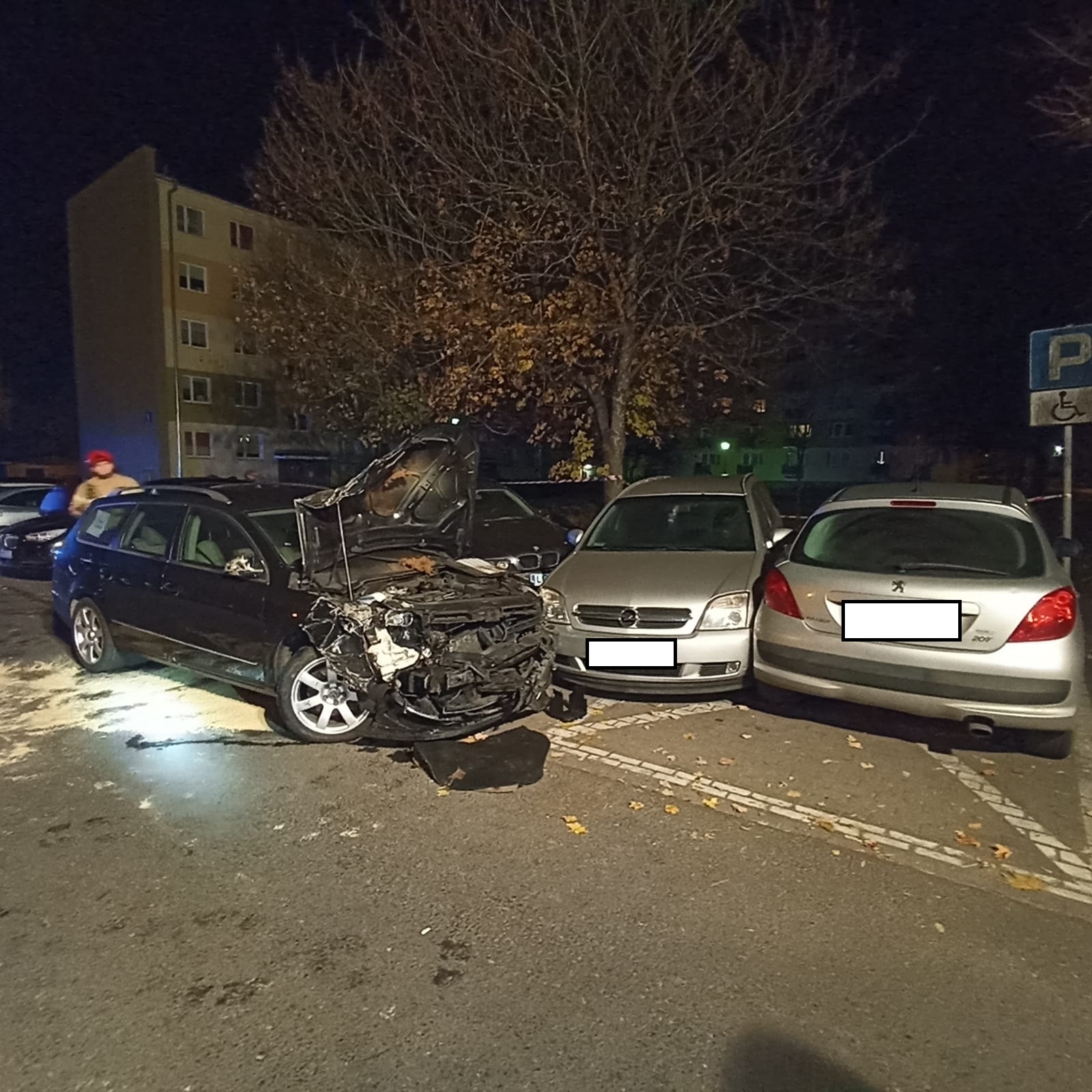 Pijany chełmianin zdemolował 10 samochodów. Posiada aktywny sądowy zakaz kierowania pojazdami (zdjęcia)