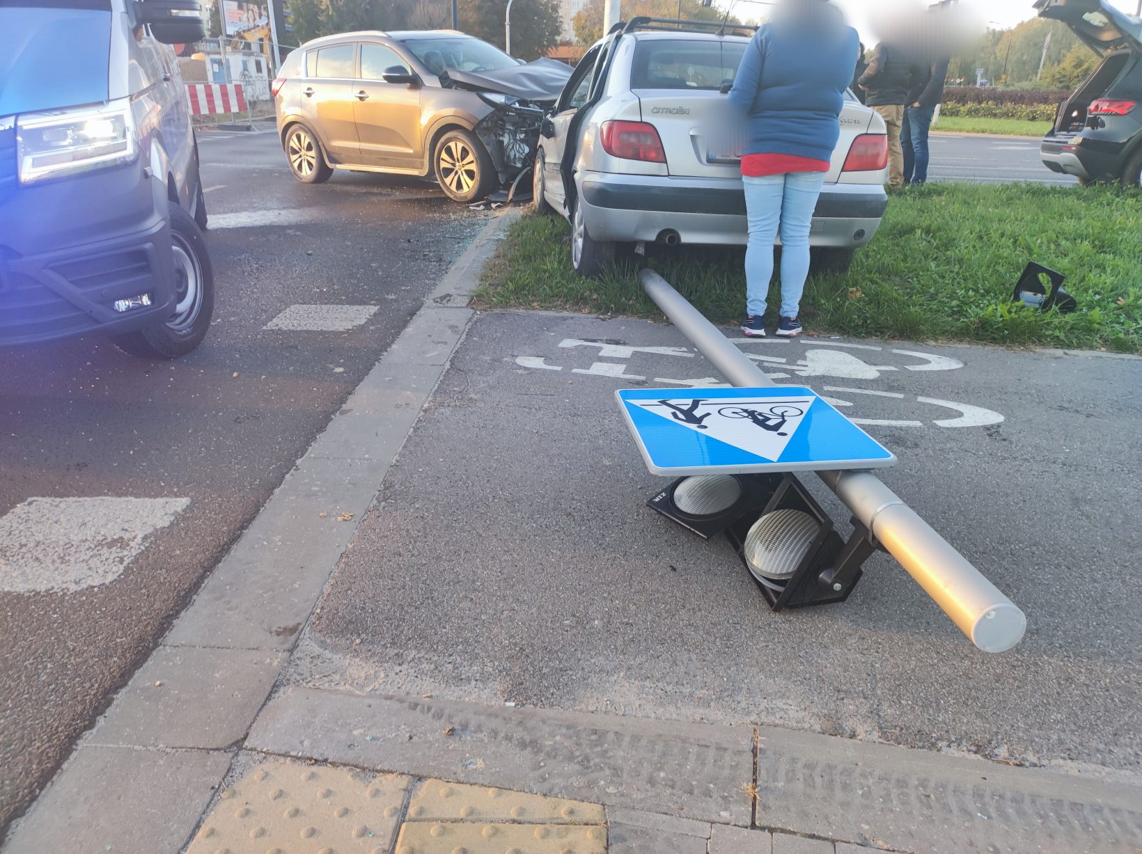 Nie działała sygnalizacja świetlna. Citroen zderzył się z kią (zdjęcia)