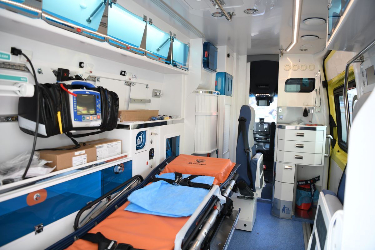 Lubelskie pogotowie ratunkowe ma dwie nowe karetki. Ambulanse trafiły do Lublina i Annopola (zdjęcia)