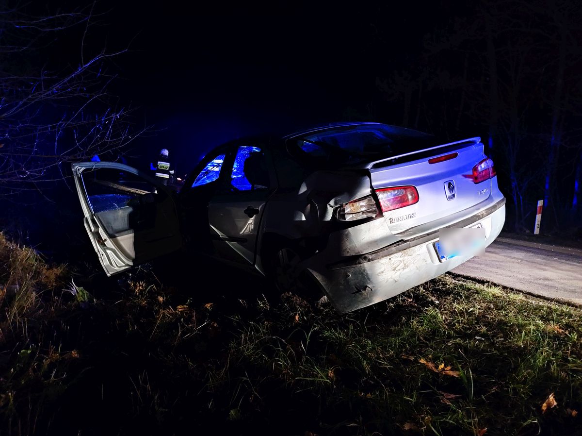 Pijany kierowca nie dojechał do celu. Twierdził, że ktoś zajechał mu drogę (zdjęcia)