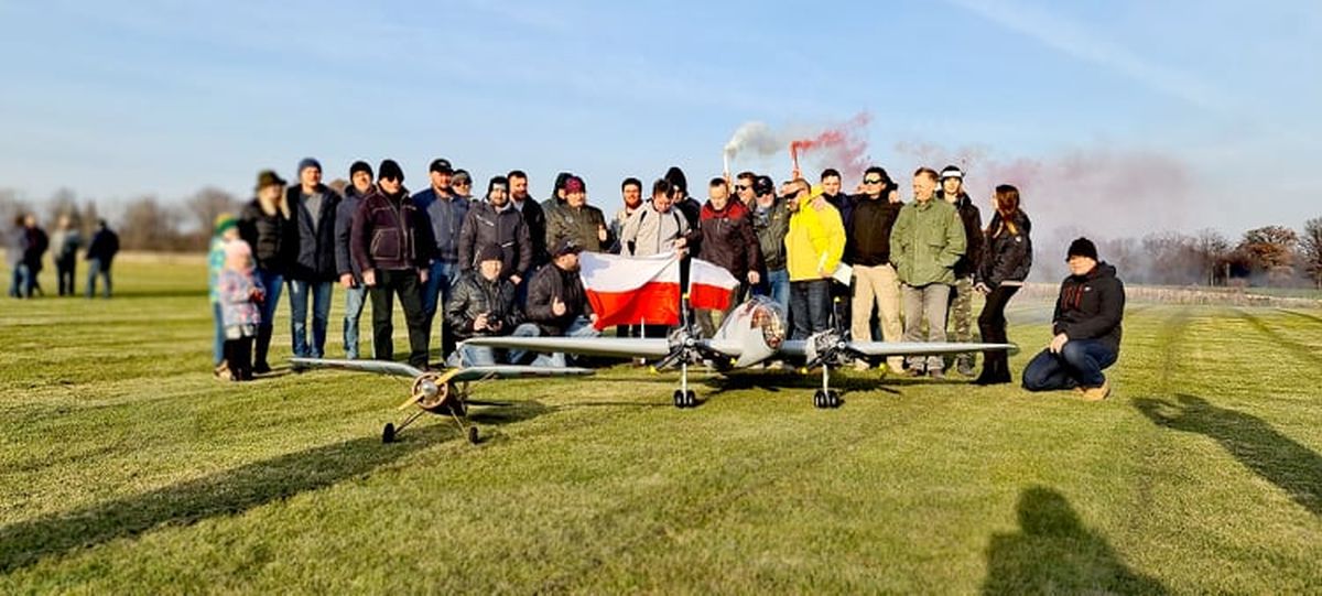 Legenda polskiego lotnictwa znów wzbiła się w powietrze. Tym razem w mniejszej skali (zdjęcia, wideo)