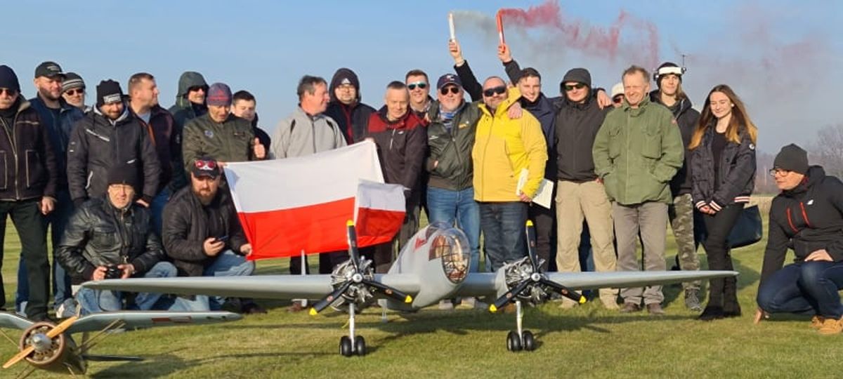 Legenda polskiego lotnictwa znów wzbiła się w powietrze. Tym razem w mniejszej skali (zdjęcia, wideo)