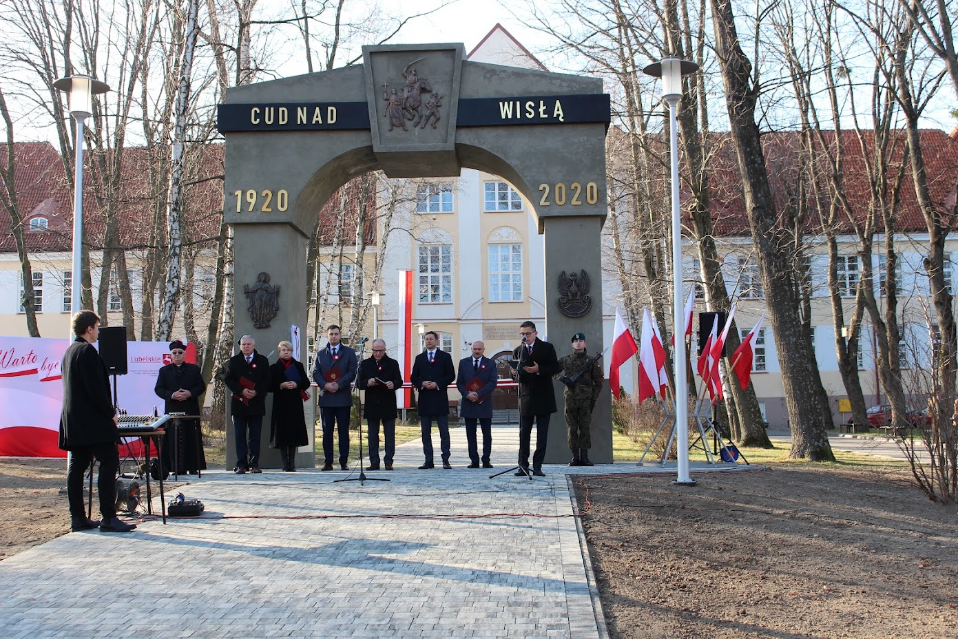 W naszym regionie odsłonięto łuk triumfalny. To jedyna tego typu budowla w Polsce (zdjęcia)