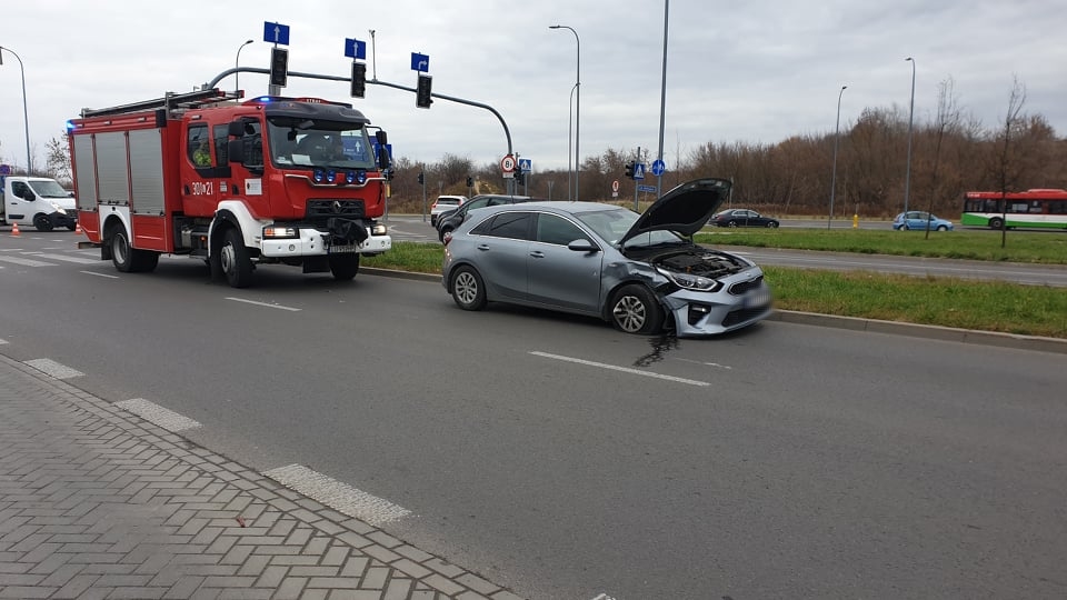 Dwa poranne, groźnie wyglądające zdarzenia drogowe w Lublinie (zdjęcia)