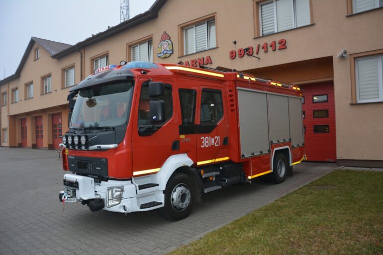 Zamojscy i tomaszowscy strażacy mają nowe pojazdy (zdjęcia)