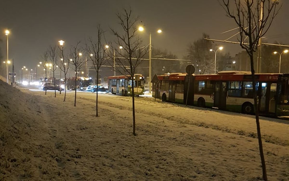 Duże opóźnienia autobusów i trolejbusów w Lublinie. Rekordzista przyjechał dwie godziny po czasie (zdjęcia)