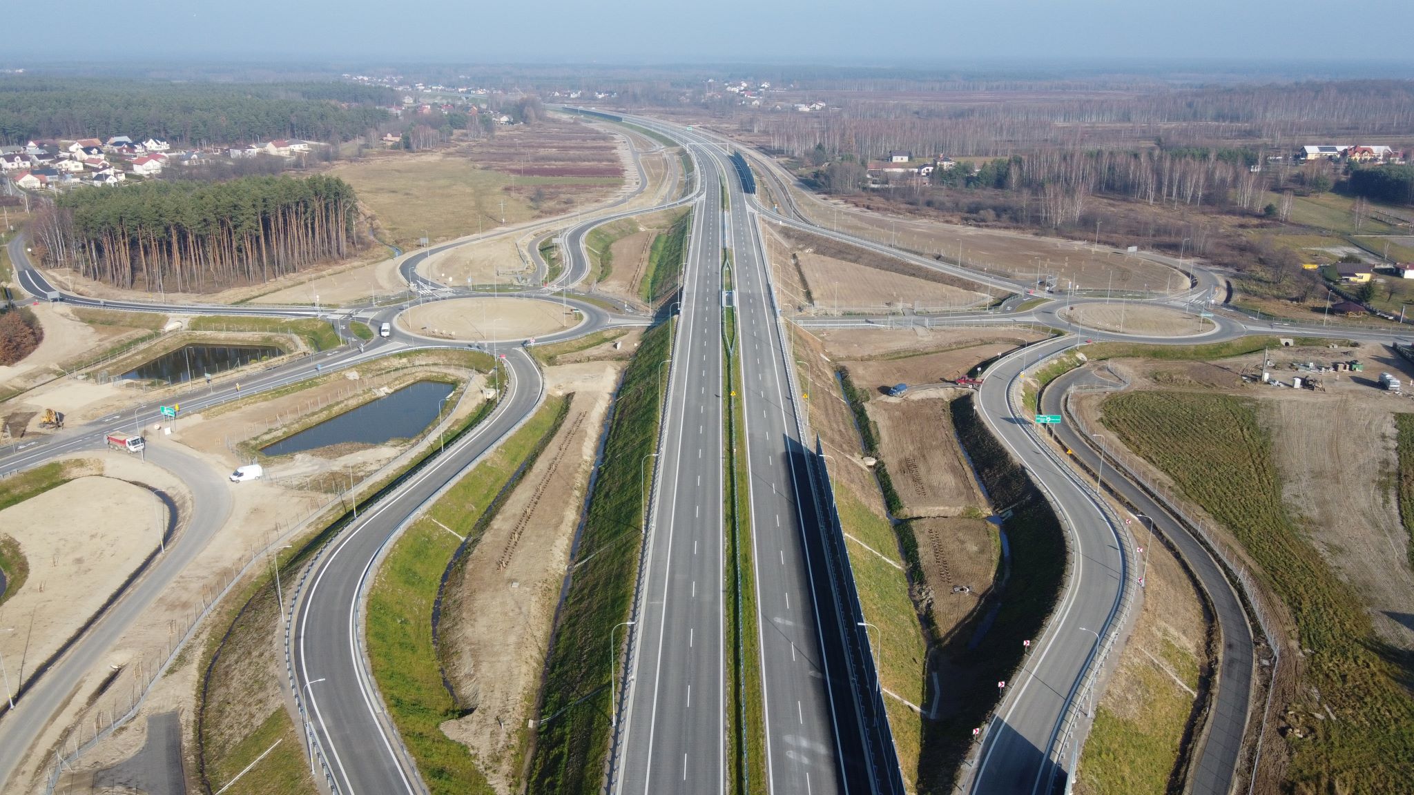 Z Lublina do Rzeszowa jeszcze bardziej ekspresowo. Kolejne trzy odcinki trasy S19 oddane do użytku (zdjęcia, wideo)