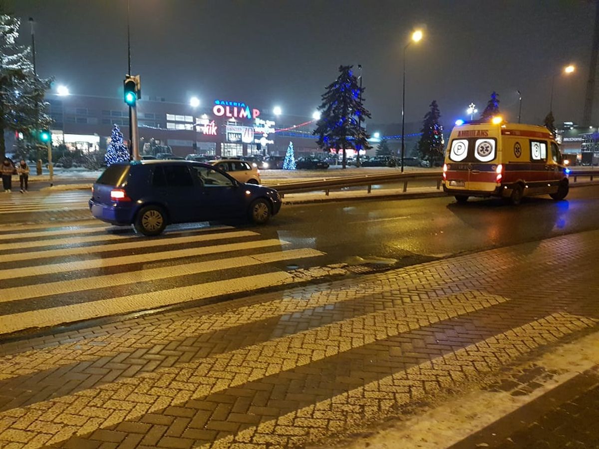 Kolejny wypadek na przejściu dla pieszych. Kobieta została potrącona przez volkswagena (zdjęcia)