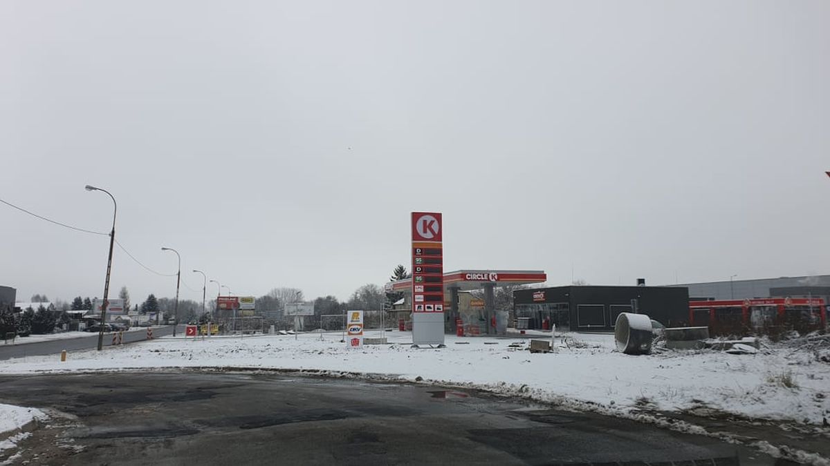 W Lublinie powstaje kolejna stacja paliw. Wcześniej w tym miejscu tankowano gaz LPG (zdjęcia)