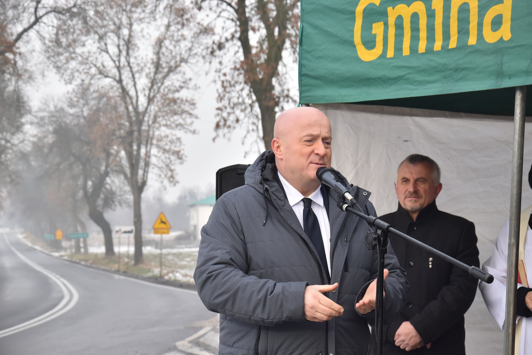 Dziury zniknęły, na drodze wojewódzkiej pojawiła się nowa nawierzchnia. Dziś miało miejsce oficjalne otwarcie (zdjęcia)