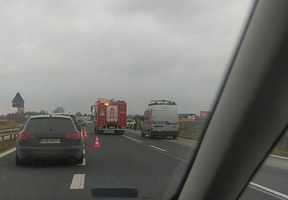 Zderzenie pojazdów na trasie Lublin – Lubartów. Są utrudnienia w ruchu (zdjęcia)