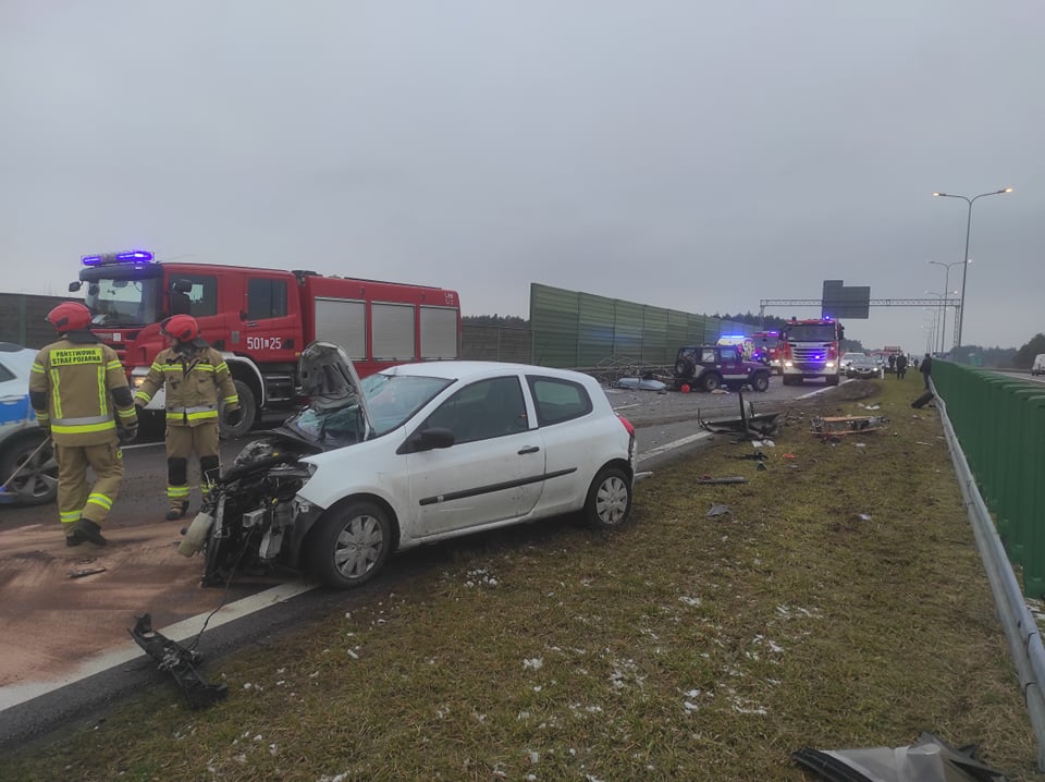 Kolejny wypadek na drodze S12/S17. Trasa Warszawa – Lublin jest zablokowana